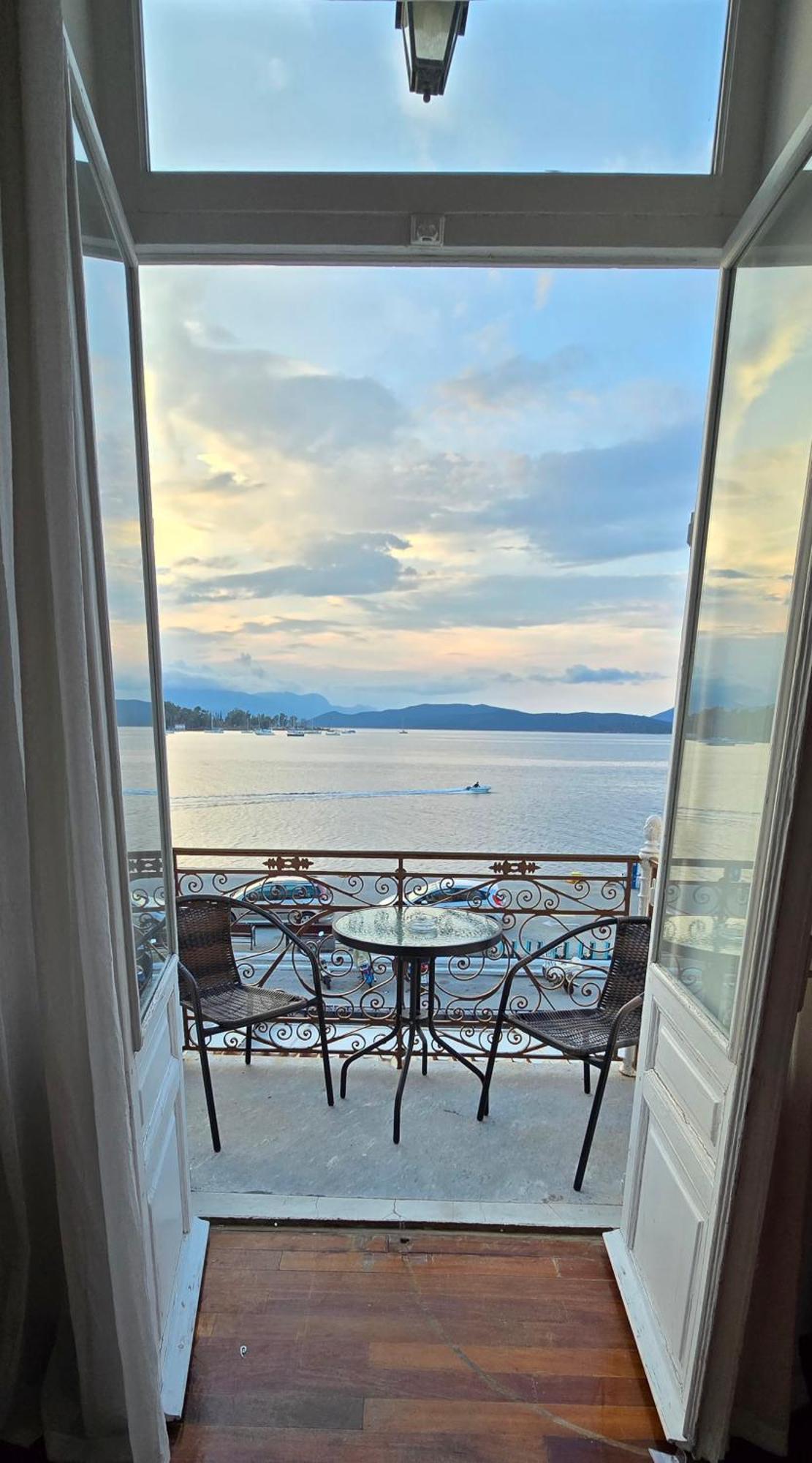 Poros Mood Hotel Poros Town Exterior photo